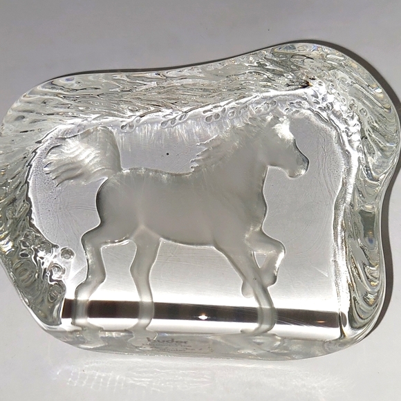 Vintage Buder Running Horse cleat and frosted crystal paperweight - Picture 2 of 4